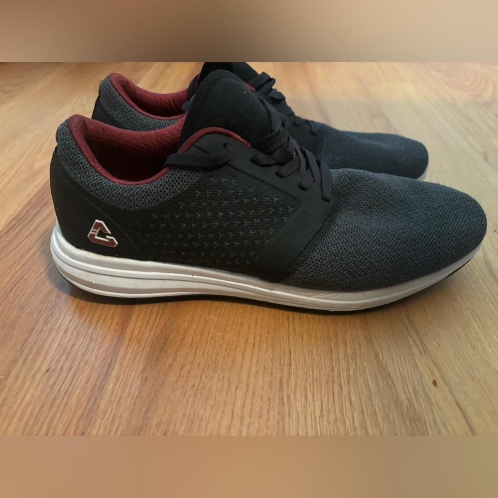 Cuater Travis Mathew Moneymaker spikeless golf shoes- size 12.  Great shape!